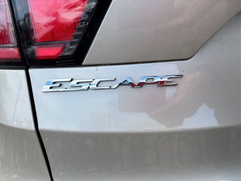 Used 2018 Ford Escape SE AWD/4WD image 14