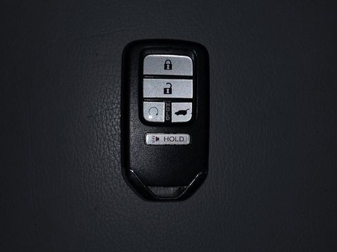Used 2019 Honda Pilot Touring image 32