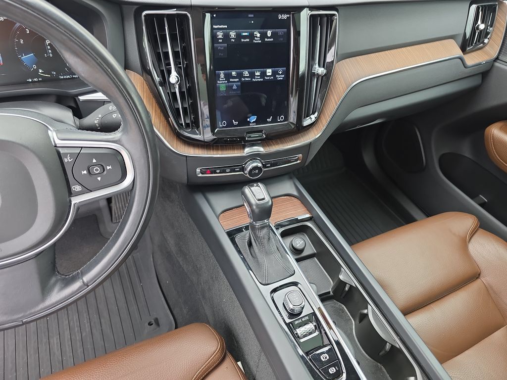 Used 2019 Volvo XC60 T6 Momentum w/ Multimedia Package AWD/4WD image 29