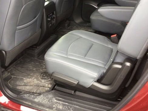 Used 2020 Buick Enclave Premium w/ Surround and Sites Package image 8