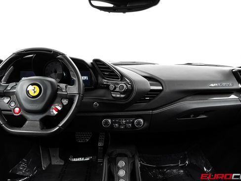 Used 2018 Ferrari 488 GTB RWD image 29