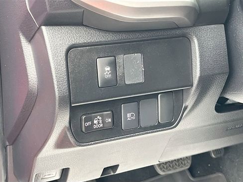 Used 2022 Toyota Tacoma SR5 image 10