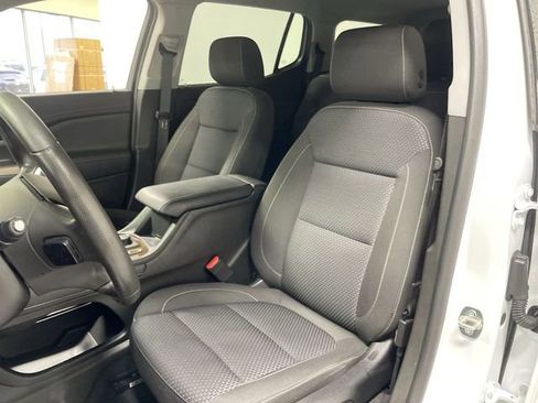 Used 2023 GMC Acadia SLE w/ Driver Convenience Package image 11