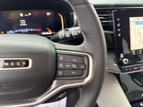 Used 2022 Jeep Wagoneer Series III image 21