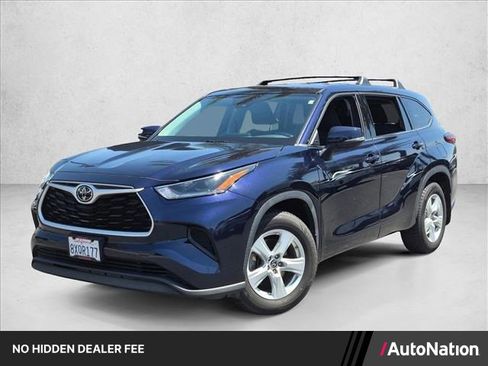 Used 2021 Toyota Highlander L FWD image 1