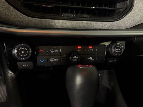 Used 2024 RAM ProMaster 2500 w/ Safety Group image 17