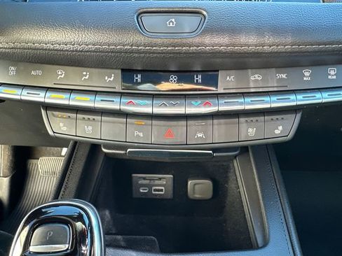 Used 2023 Cadillac XT4 Premium Luxury image 36