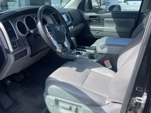 Used 2014 Toyota Sequoia SR5 w/ Premium Package image 10