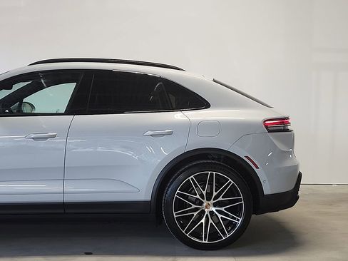 New 2026 Porsche Macan 4 Electric AWD/4WD image 7
