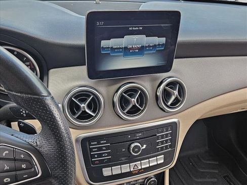 Certified 2020 Mercedes-Benz GLA 250 image 11