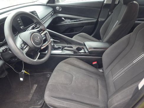 Used 2022 Hyundai Elantra SEL FWD image 5