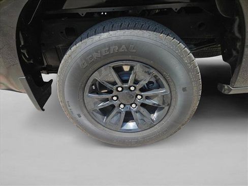 Used 2024 Chevrolet Silverado 1500 Custom RWD image 9