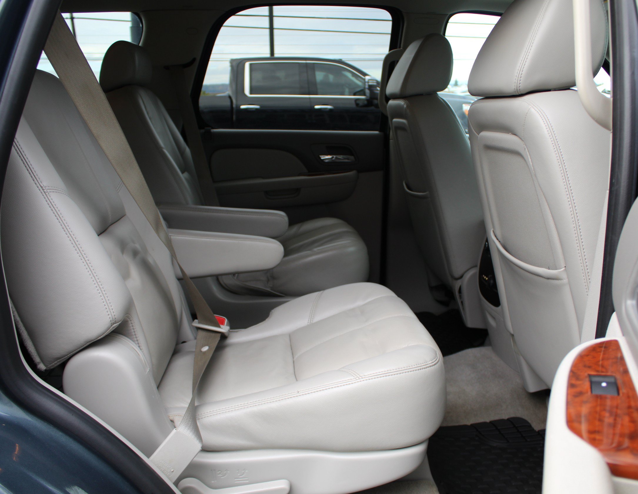 Used 2008 Chevrolet Tahoe LTZ w/ LTZ Preferred Equipment Group AWD/4WD image 25