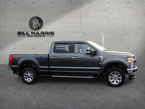 Used 2019 Ford F350 Lariat w/ Chrome Package image 4