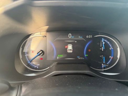 Used 2025 Toyota RAV4 XLE image 17