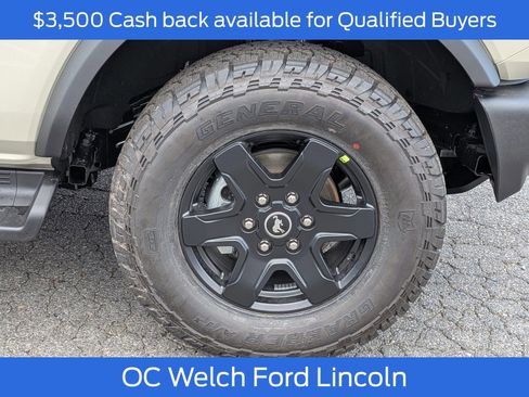 New 2025 Ford Bronco Outer Banks w/ Black Appearance Package image 13