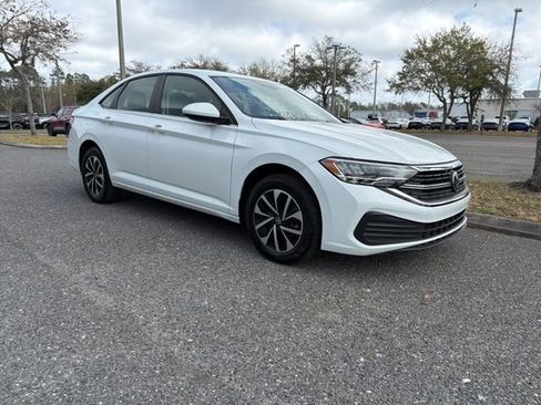 Used 2024 Volkswagen Jetta S image 1