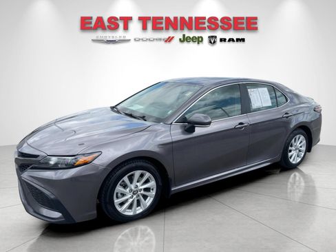 Used 2024 Toyota Camry SE FWD image 7