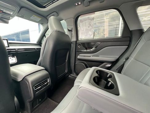 Used 2021 Lincoln Corsair Grand Touring image 19