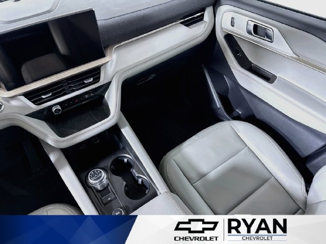 Used 2026 Ford Explorer Active w/ Active Comfort Package AWD/4WD image 23