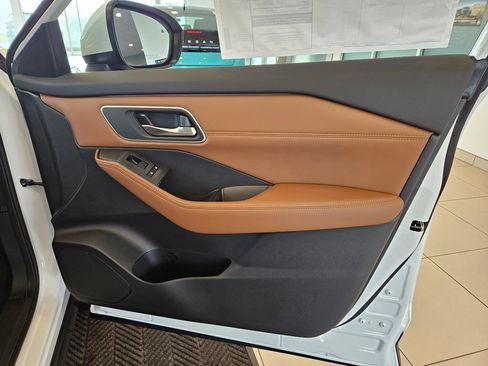 New 2026 Nissan Rogue Platinum image 24