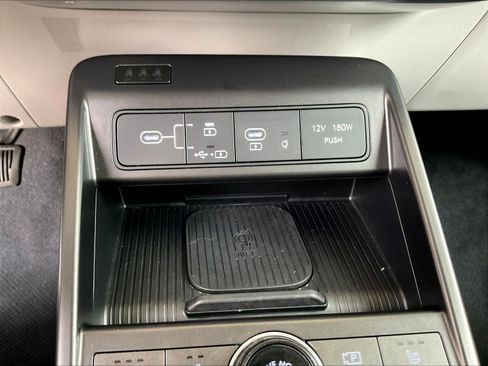 Used 2024 Hyundai Kona Limited AWD/4WD image 15