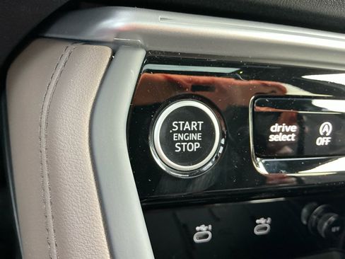 New 2025 Audi Q5 Premium image 18