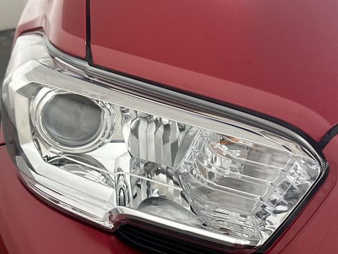 Used 2023 Toyota Tacoma SR5 image 9