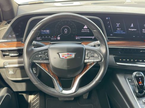 Certified 2023 Cadillac Escalade ESV Luxury image 3