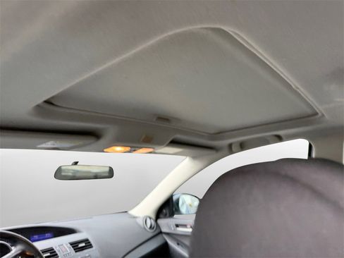 Used 2012 MAZDA MAZDA3 i Touring image 23