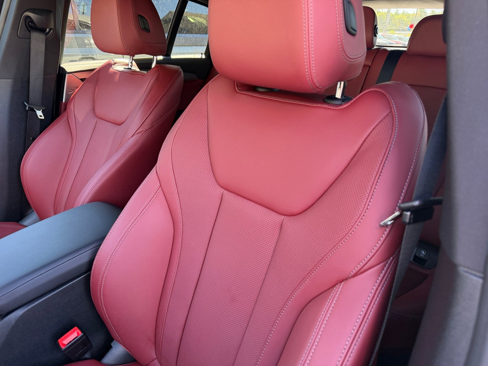 Used 2025 BMW X4 M40i AWD/4WD image 22