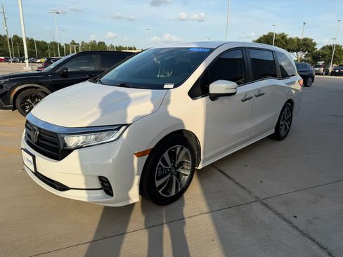 Used 2024 Honda Odyssey Touring image 4