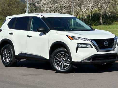 Used 2021 Nissan Rogue S image 1