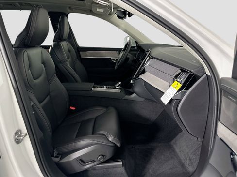 New 2025 Volvo XC90 T8 Ultra w/ Protection Package Premier image 17