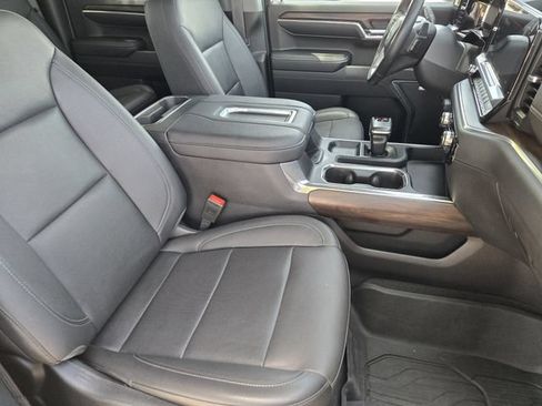 Used 2022 GMC Sierra 1500 SLT AWD/4WD image 17