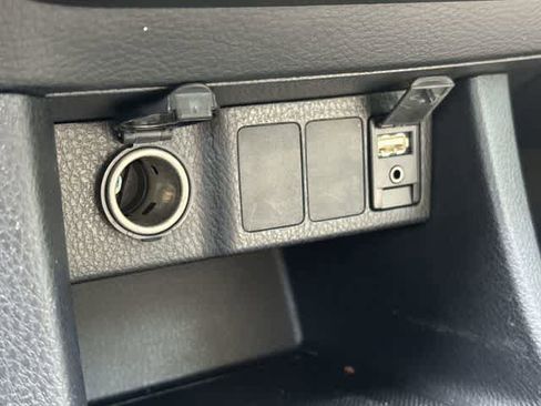 Used 2015 Toyota Corolla LE FWD image 25