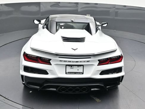 Used 2025 Chevrolet Corvette Z06 RWD image 18