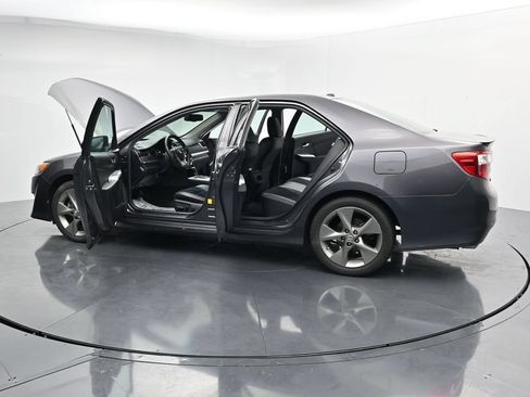 Used 2014 Toyota Camry SE w/ Leather Package FWD image 42