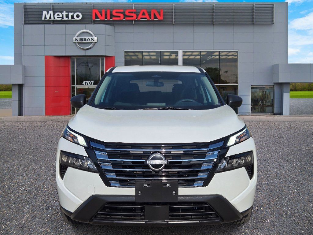 Certified 2025 Nissan Rogue S FWD image 2