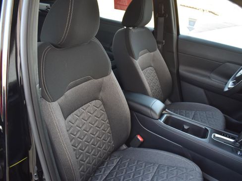 Certified 2025 Nissan Kicks SV image 42