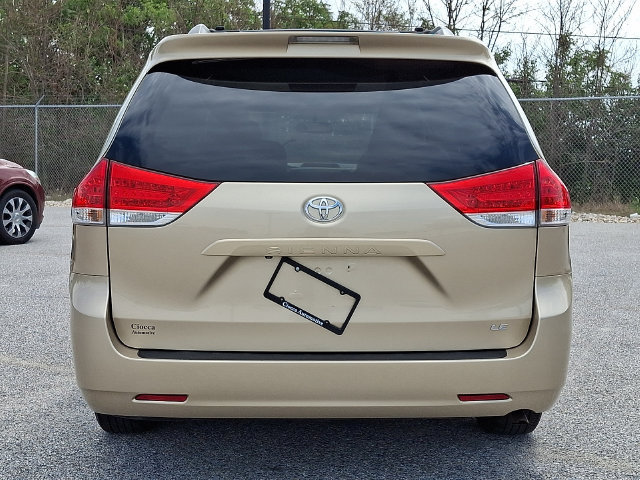 Used 2013 Toyota Sienna LE w/ Towing Pkg FWD image 8