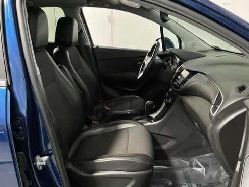 Used 2019 Chevrolet Trax LT w/ Driver Confidence Package AWD/4WD image 27