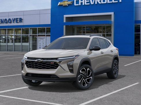 New 2026 Chevrolet Trax RS w/ Sunroof Package FWD image 6