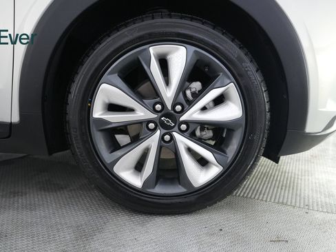 Used 2023 Chevrolet Bolt EUV LT w/ Convenience Package FWD image 20