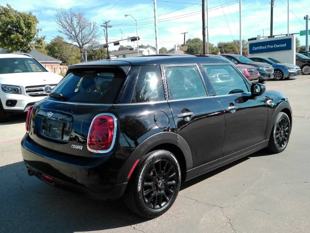 Used 2021 MINI Cooper 4-Door Hardtop FWD image 6