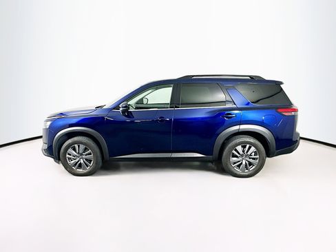 Used 2025 Nissan Pathfinder SV FWD image 4