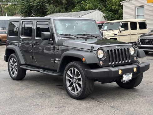 Used 2017 Jeep Wrangler Unlimited Sport w/ Connectivity Group AWD/4WD image 2