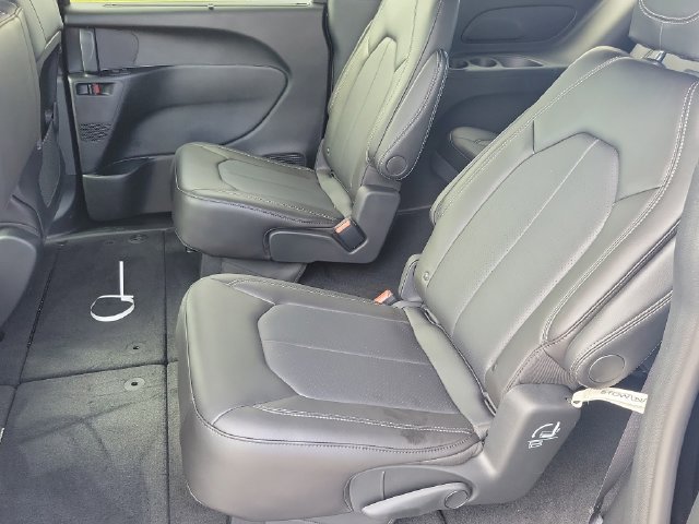 New 2026 Chrysler Voyager LX FWD image 9