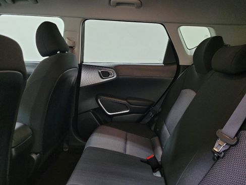 Used 2025 Kia Soul LX w/ LX Technology Package image 18