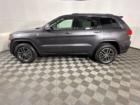 Used 2017 Jeep Grand Cherokee Trailhawk w/ Trailhawk Luxury Group AWD/4WD image 7